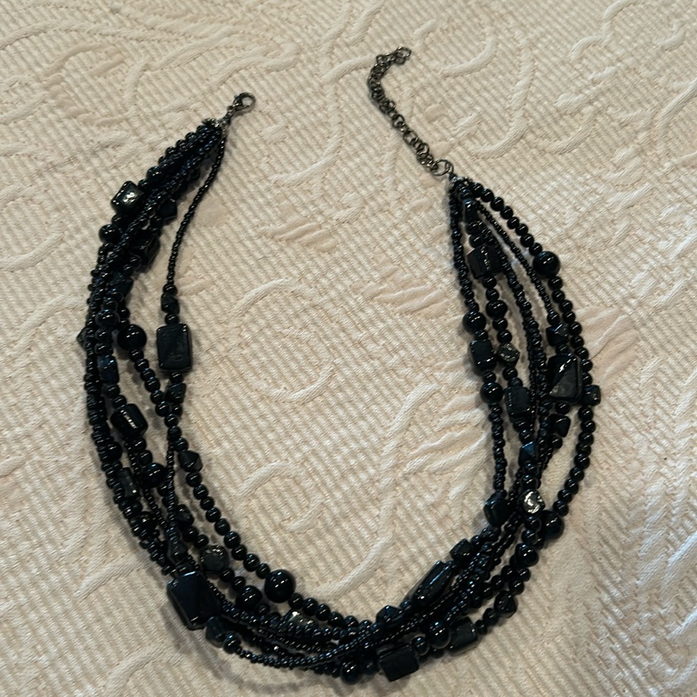 Cute geometric shaped bead necklace!
